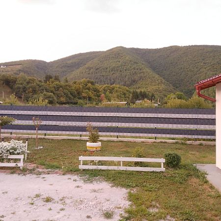 Apartman Visoko-Oaza Mira Buitenkant foto