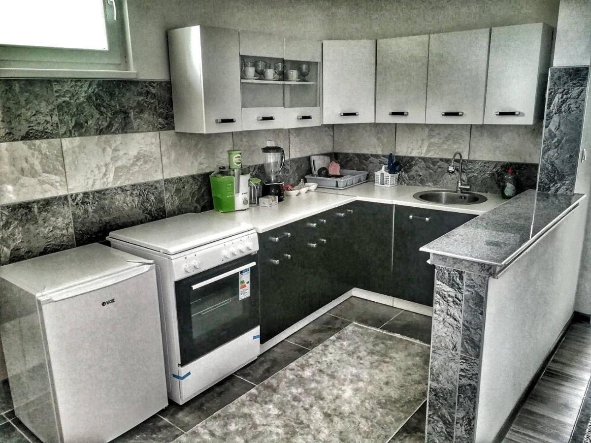Apartman Visoko-Oaza Mira Buitenkant foto