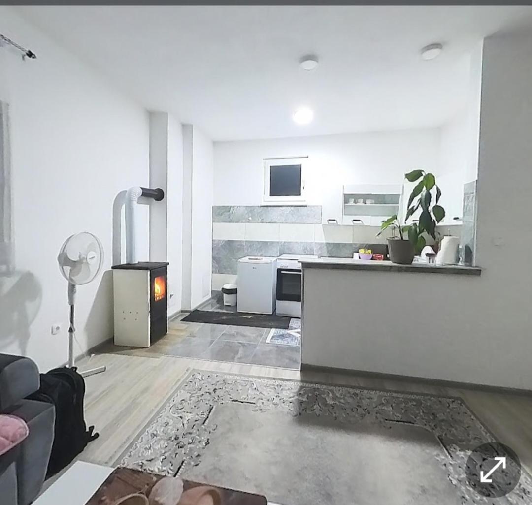 Apartman Visoko-Oaza Mira Buitenkant foto